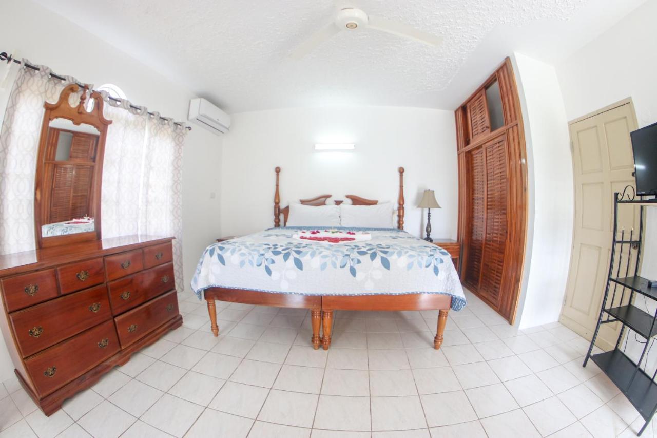Van Villa Guesthouse Negril Eksteriør bilde