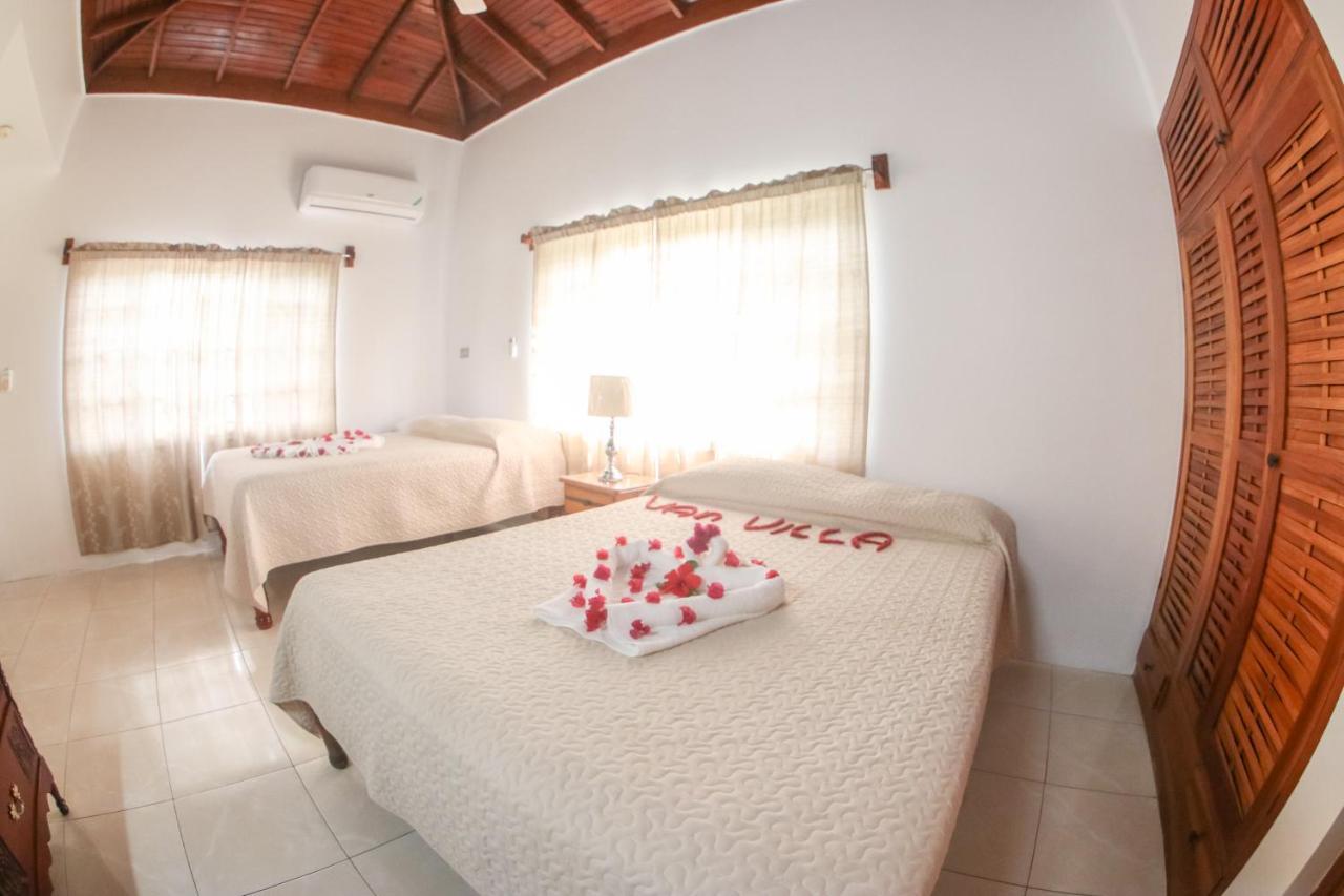 Van Villa Guesthouse Negril Eksteriør bilde