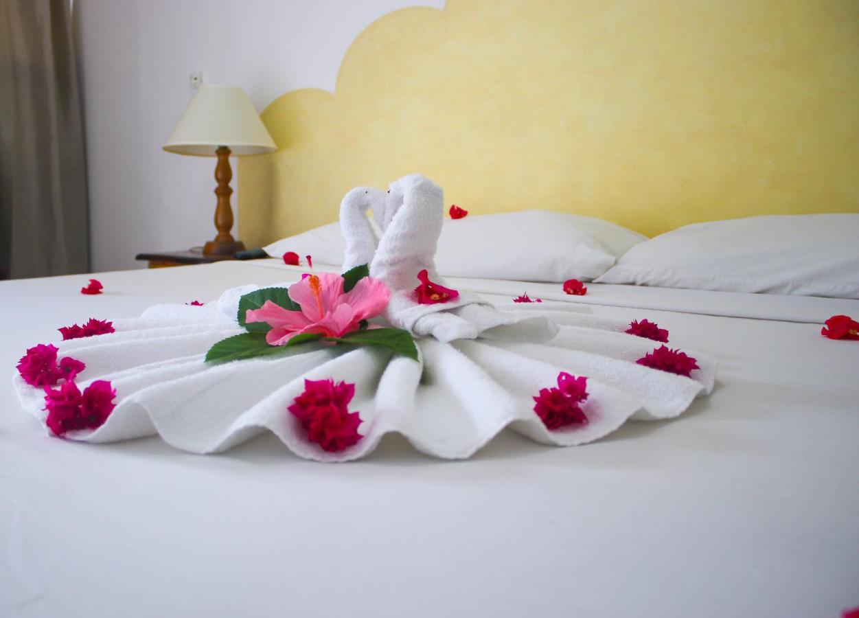 Van Villa Guesthouse Negril Eksteriør bilde