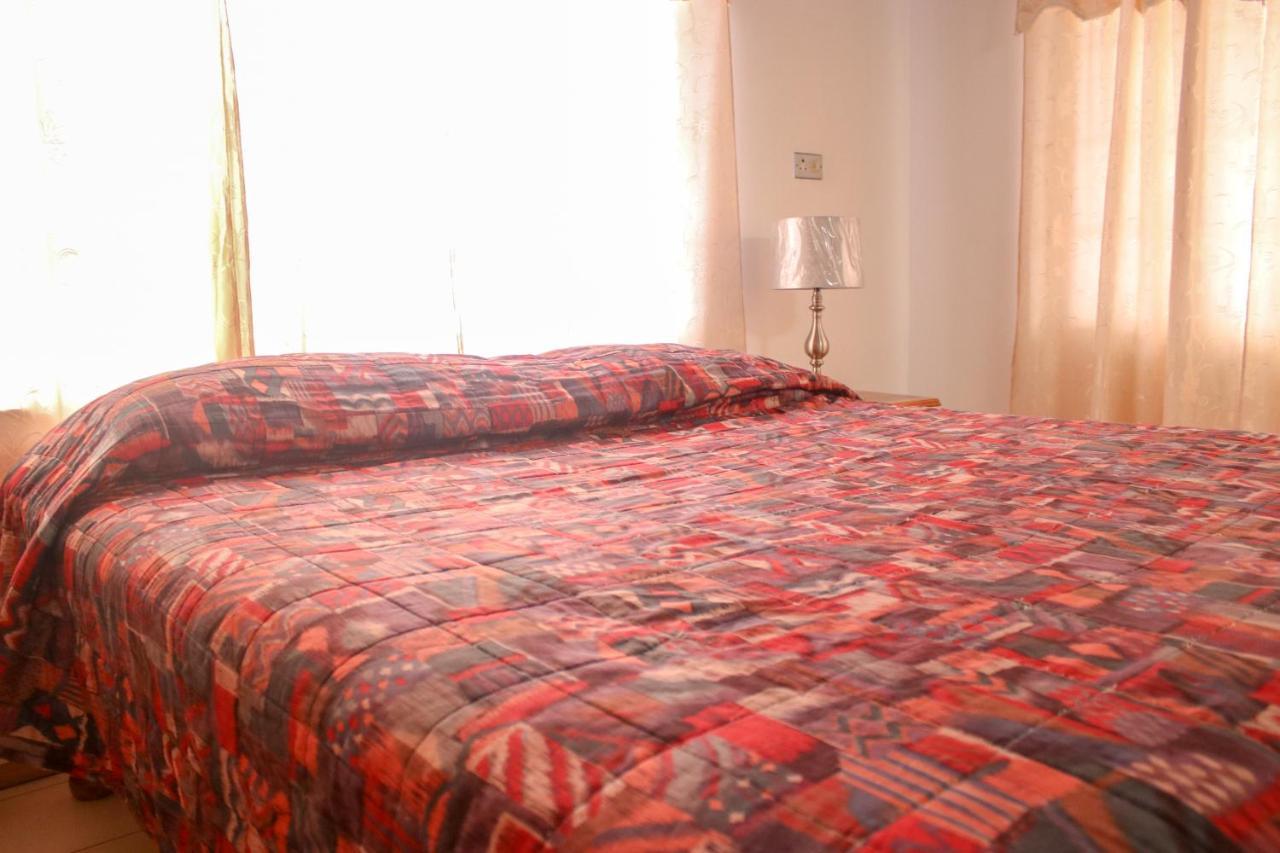 Van Villa Guesthouse Negril Eksteriør bilde