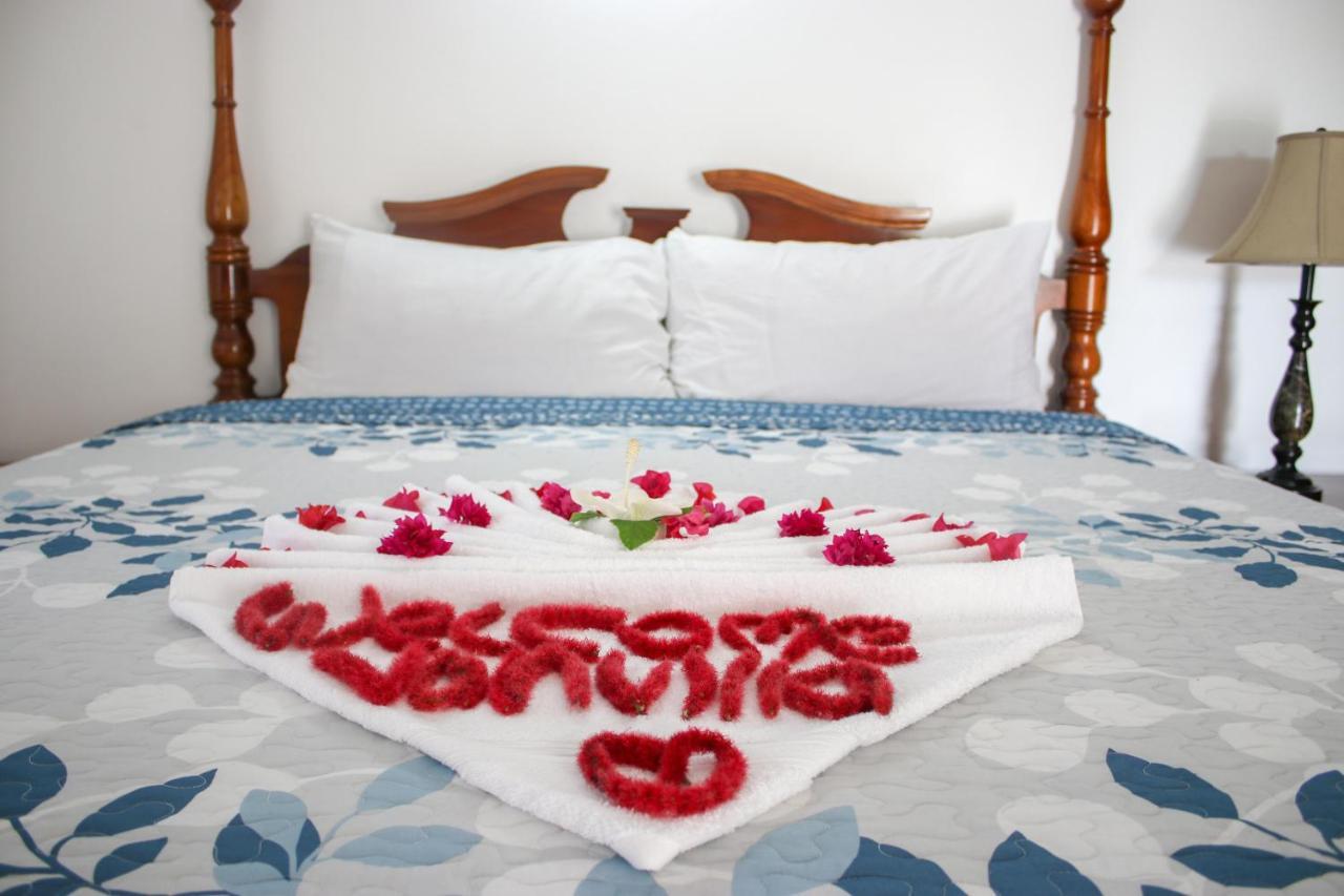 Van Villa Guesthouse Negril Eksteriør bilde